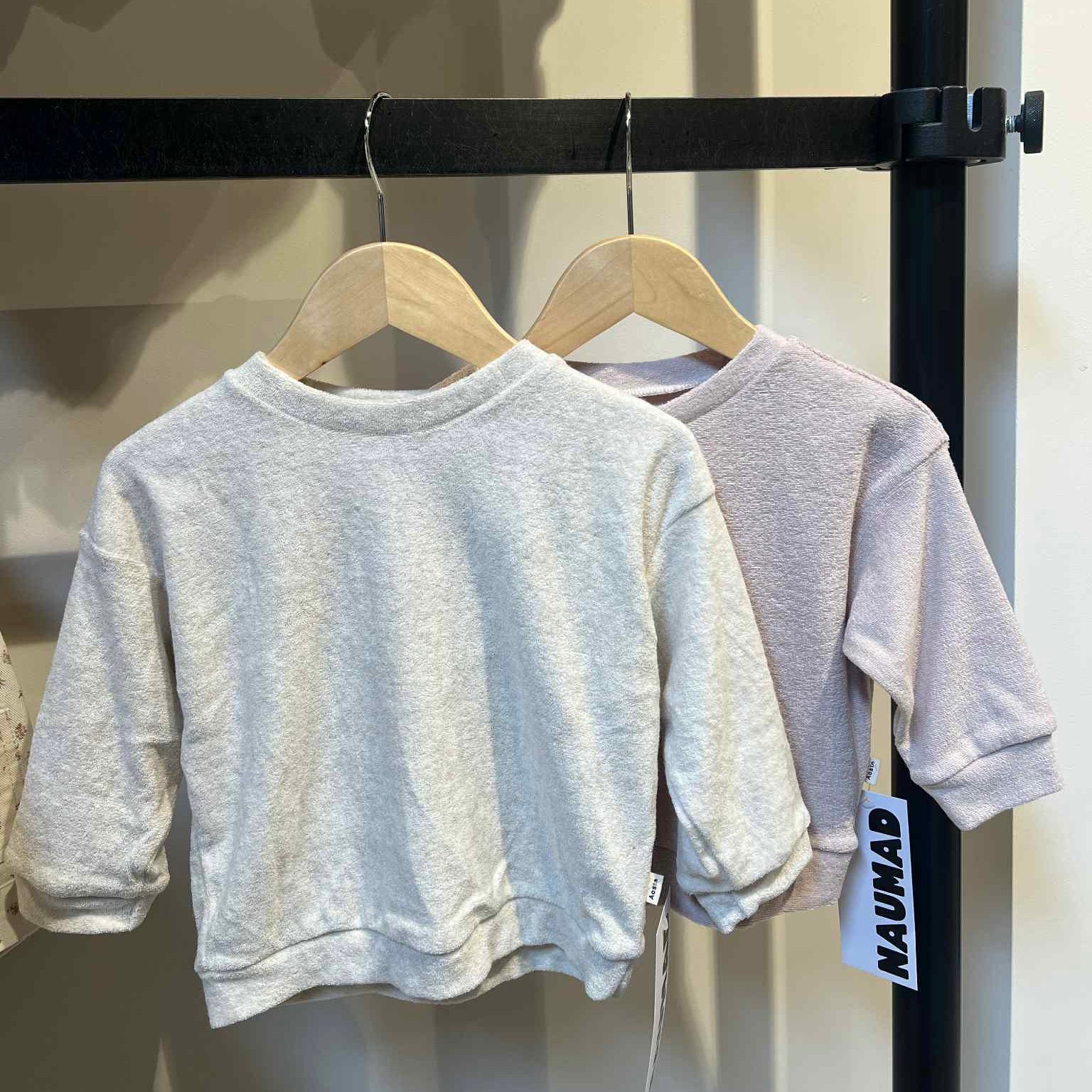 HEART SWEATSHIRT