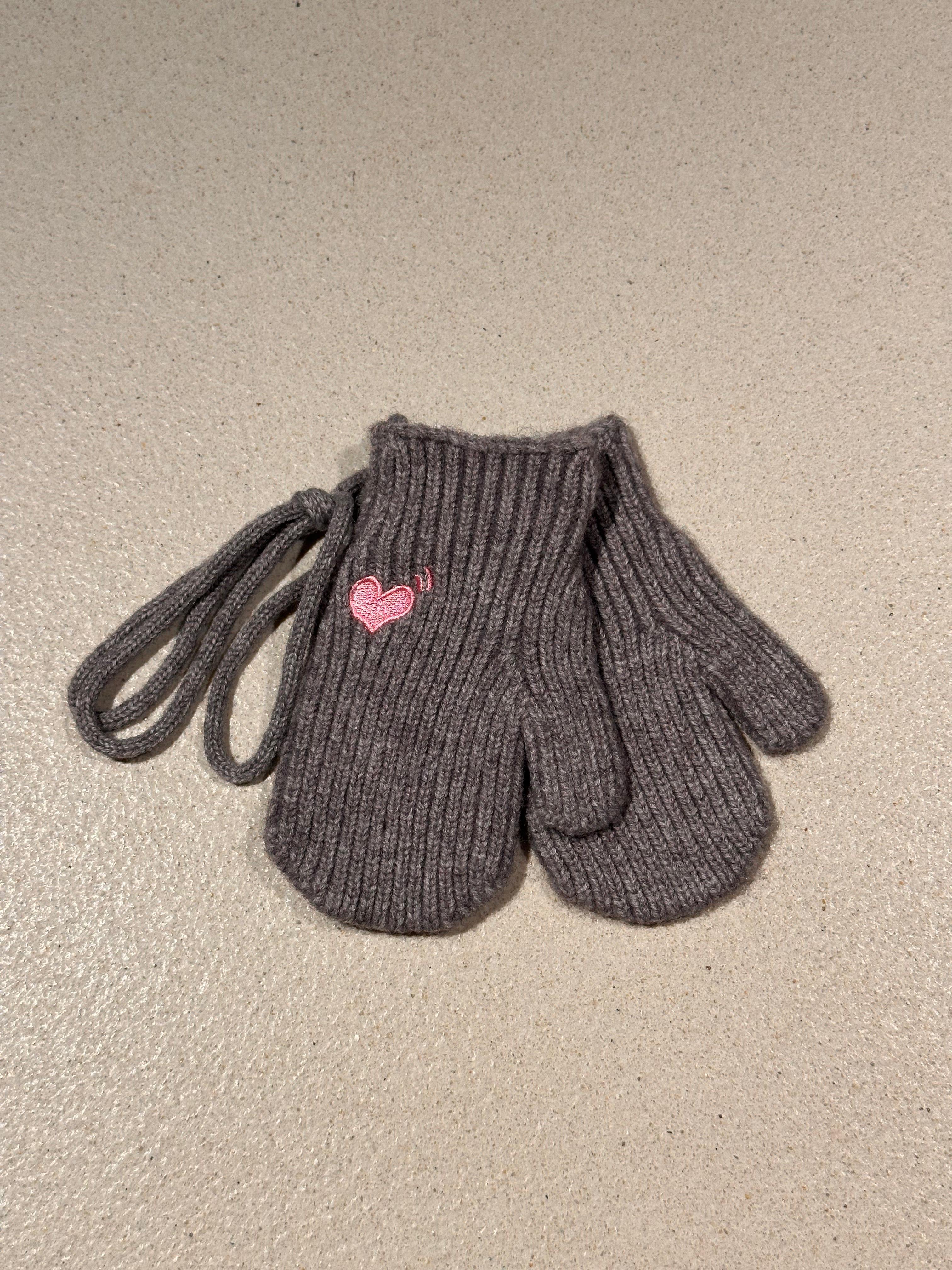 HEART GLOVES