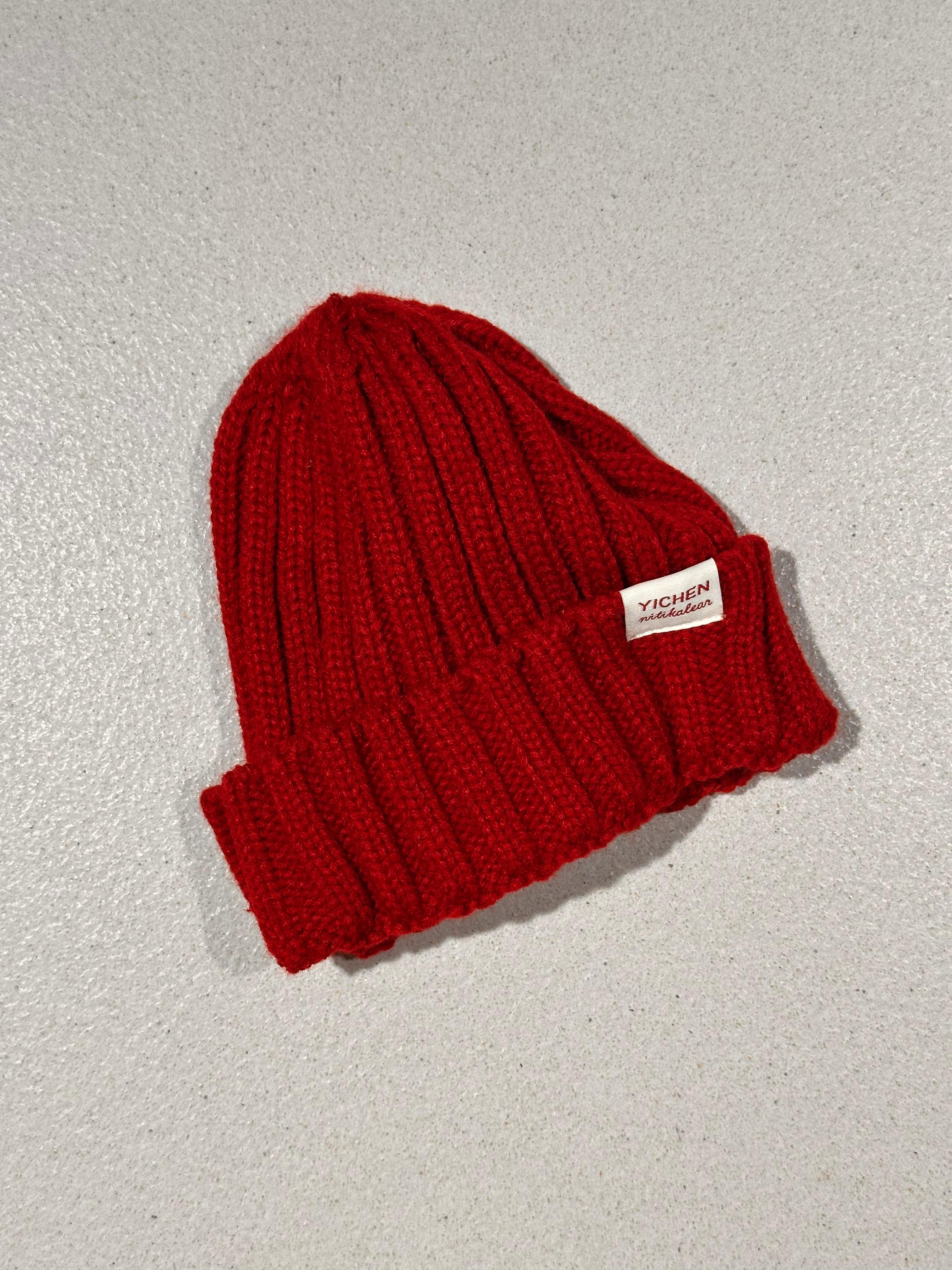 COZY BEANIE RED