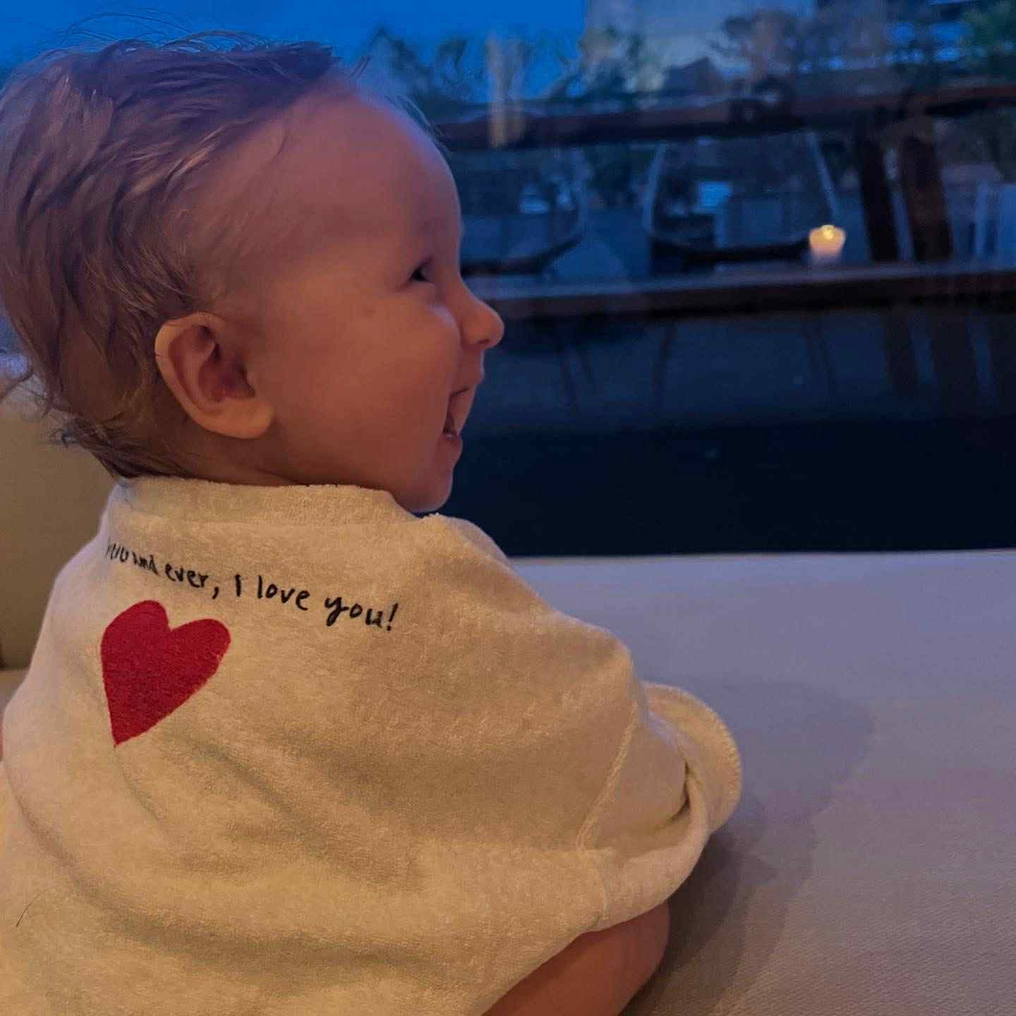 HEART SWEATSHIRT